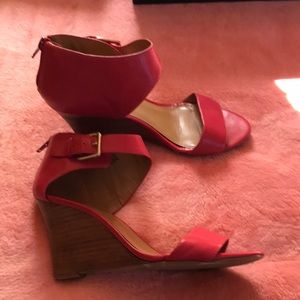 GUC Nine West wedges